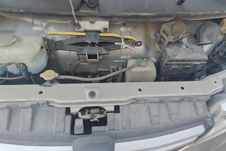 Used CHANGAN KAICHENG Taurus 2011 1.3L Comfort Model Engine Bay