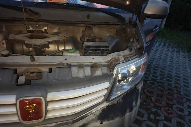 Used CHANGAN KAICHENG Taurus 2011 1.3L Comfort Model Engine Bay Left