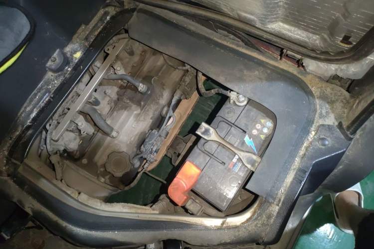 Used CHANGAN KAICHENG Taurus 2011 1.3L Standard Version Engine Bay Left