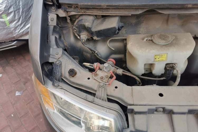 Used CHANGAN KAICHENG Taurus 2011 1.3L Comfort Model Engine Bay Right