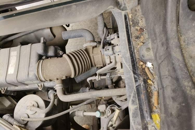 Used CHANGAN KAICHENG Taurus 2011 1.3L Standard Version Engine Bay Right