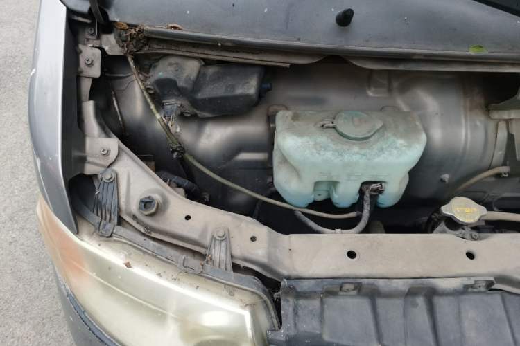Used CHANGAN KAICHENG Taurus 2011 1.3L Comfort Model Engine Bay Right