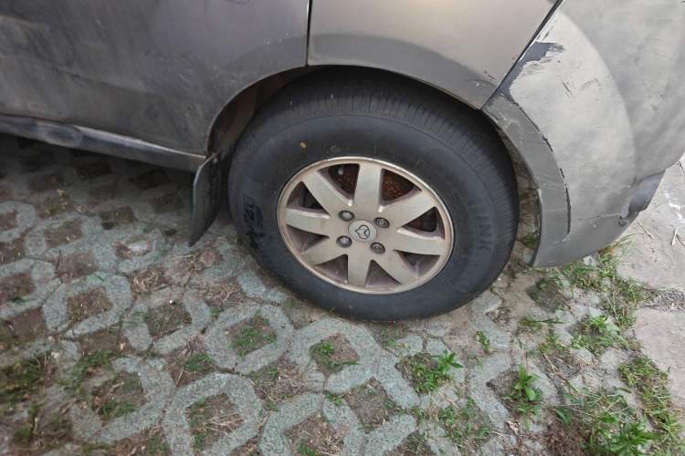Used CHANGAN KAICHENG Taurus 2011 1.3L Comfort Model Right Front Wheel Hub