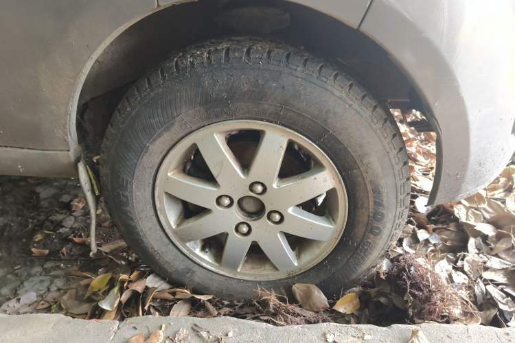 Used CHANGAN KAICHENG Taurus 2011 1.3L Comfort Model Right Front Wheel Hub