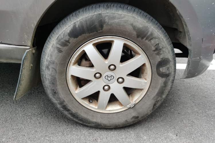 Used CHANGAN KAICHENG Taurus 2011 1.3L Comfort Model Right Front Wheel Hub