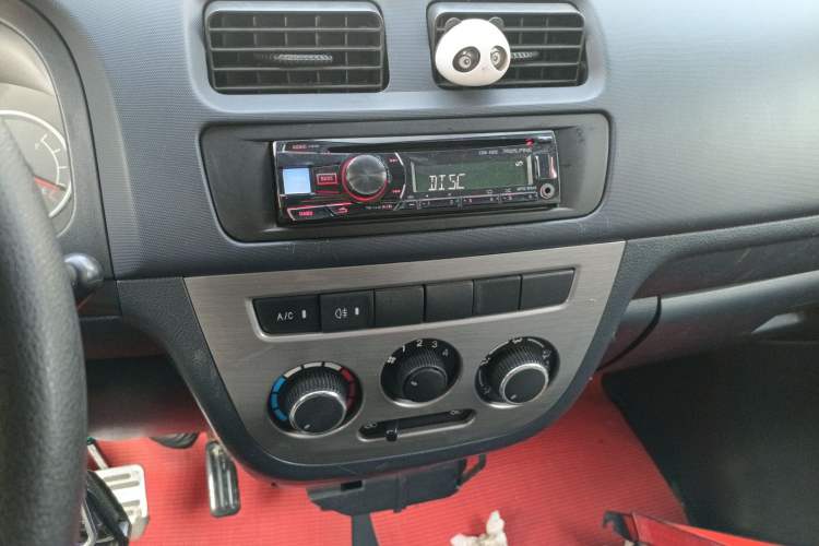 Used CHANGAN KAICHENG Taurus 2011 1.3L Standard Version Audio And AC Panel