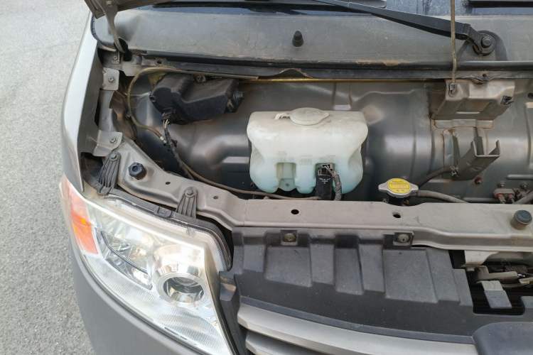 Used CHANGAN KAICHENG Taurus 2011 1.3L Standard Version Engine Bay Right