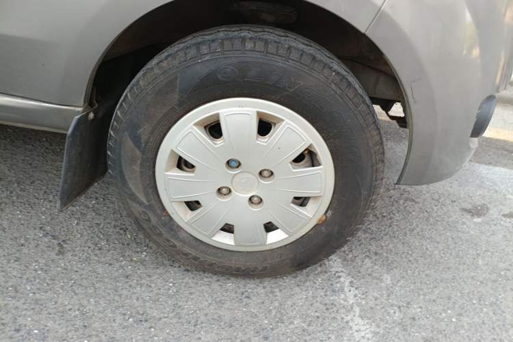 Used CHANGAN KAICHENG Taurus 2011 1.3L Standard Version Right Front Wheel Hub