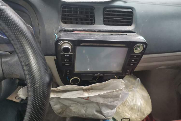 Used CHANGAN KAICHENG Taurus 2011 1.3L Standard Version Audio And AC Panel
