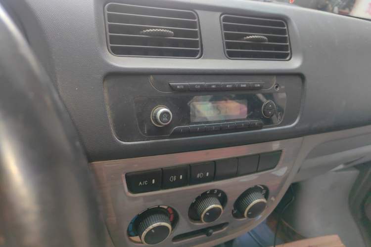 Used CHANGAN KAICHENG Taurus 2011 1.3L Comfort Model Audio And AC Panel