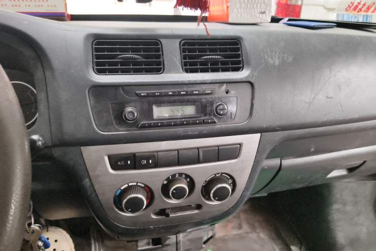 Used CHANGAN KAICHENG Taurus 2011 1.3L Standard Version Audio And AC Panel