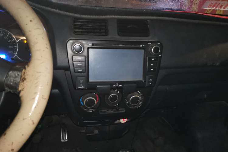 Used CHANGAN KAICHENG Taurus 2011 1.3L Standard Version Audio And AC Panel