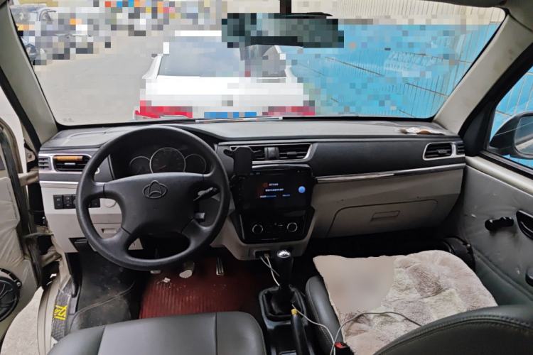 Used CHANGAN KAICHENG Taurus 2011 1.3L Standard Version Center Console