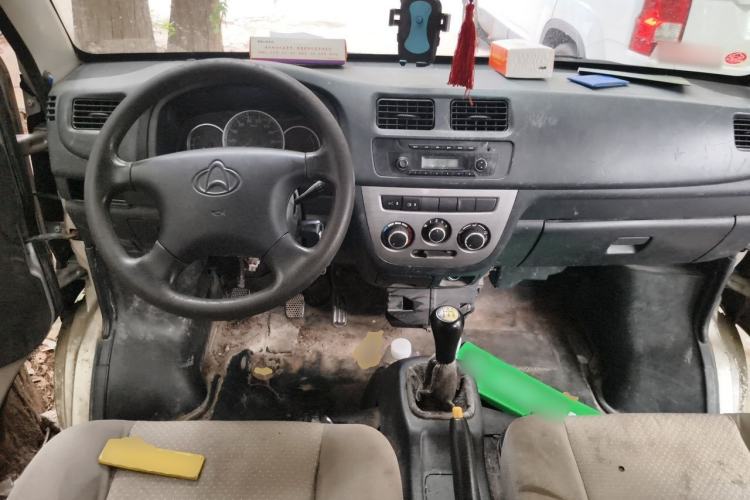 Used CHANGAN KAICHENG Taurus 2011 1.3L Standard Version Center Console