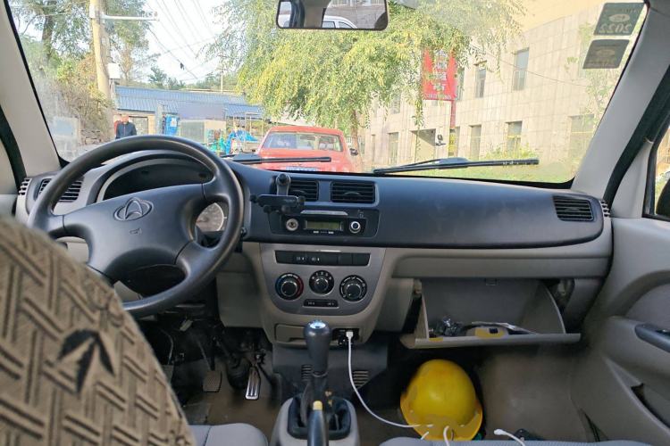Used CHANGAN KAICHENG Taurus 2011 1.3L Comfort Model Center Console
