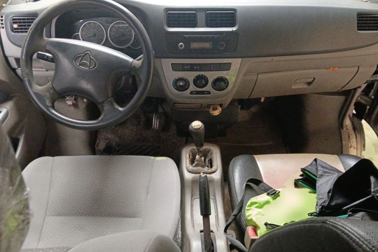 Used CHANGAN KAICHENG Taurus 2011 1.3L Comfort Model Center Console