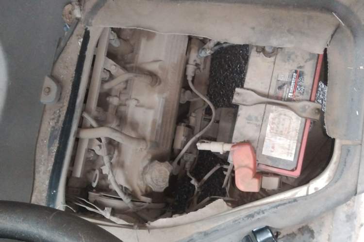 Used CHANGAN KAICHENG Taurus 2011 1.3L Standard Version Engine Bay
