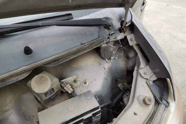 Used CHANGAN KAICHENG Taurus 2011 1.3L Supreme Model Engine Bay Left