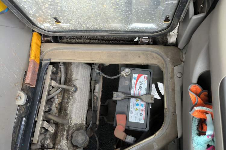 Used CHANGAN KAICHENG Taurus 2011 1.3L Comfort Model Engine Bay Left