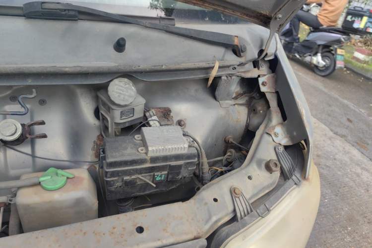 Used CHANGAN KAICHENG Taurus 2011 1.3L Comfort Model Engine Bay Left