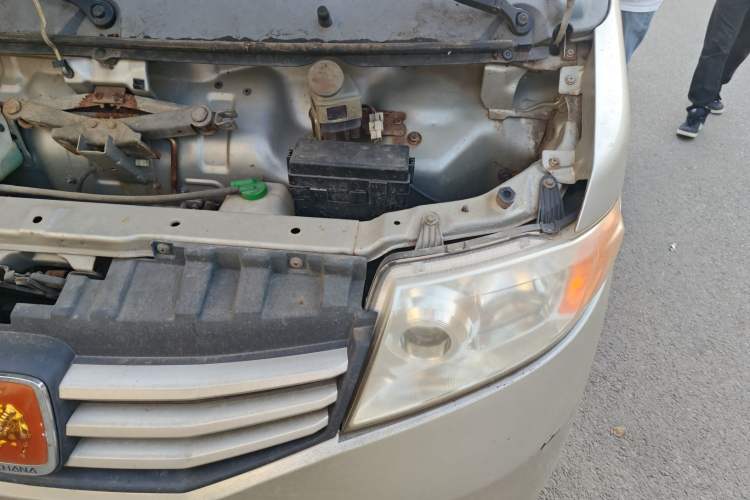 Used CHANGAN KAICHENG Taurus 2011 1.3L Comfort Model Engine Bay Left