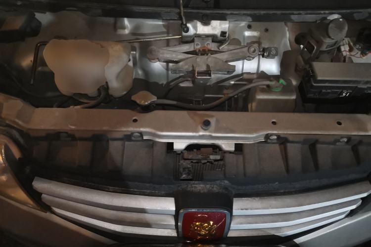 Used CHANGAN KAICHENG Taurus 2011 1.3L Standard Version Engine Bay