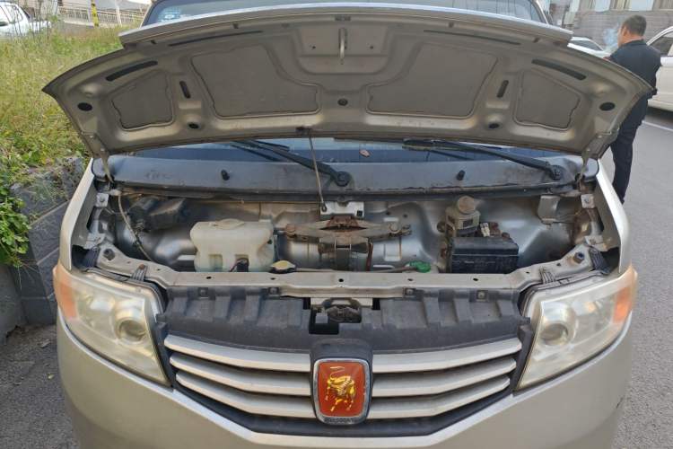 Used CHANGAN KAICHENG Taurus 2011 1.3L Comfort Model Engine Bay