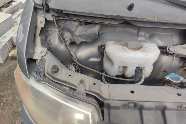 Used CHANGAN KAICHENG Taurus 2011 1.3L Comfort Model Engine Bay Right