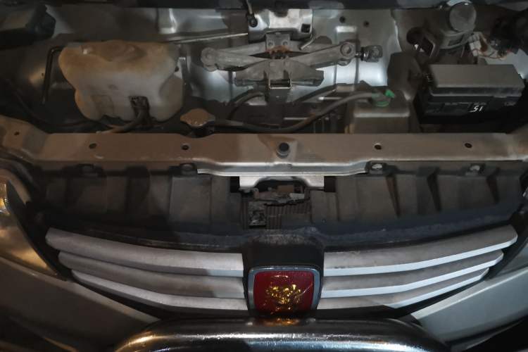 Used CHANGAN KAICHENG Taurus 2011 1.3L Standard Version Engine Bay Right