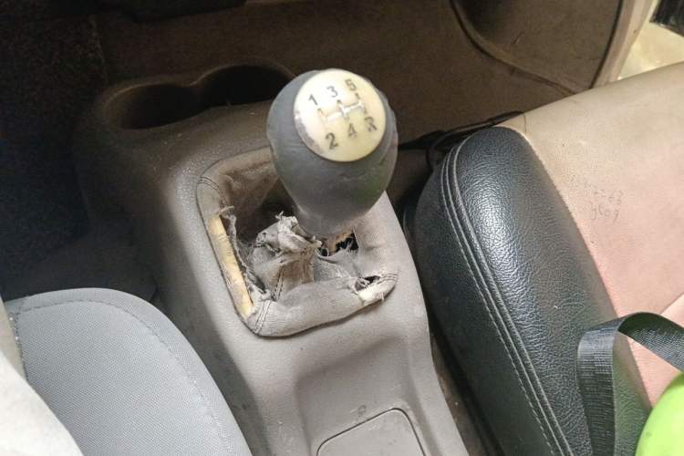 Used CHANGAN KAICHENG Taurus 2011 1.3L Comfort Model Gear Lever