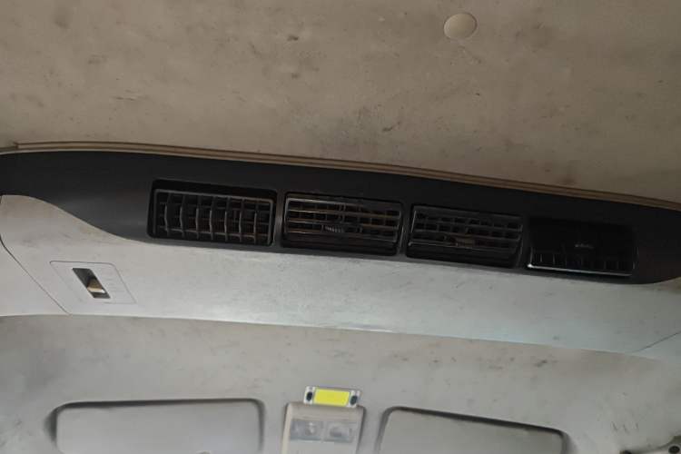 Used CHANGAN KAICHENG Taurus 2011 1.3L Standard Version Headliner