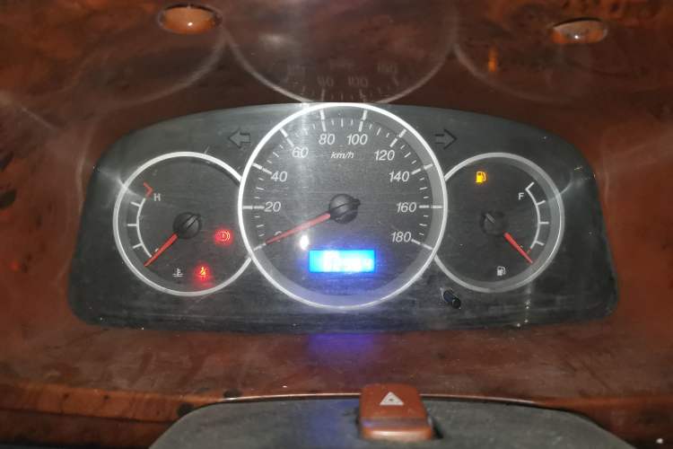 Used CHANGAN KAICHENG Taurus 2011 1.3L Standard Version Instrument Cluster