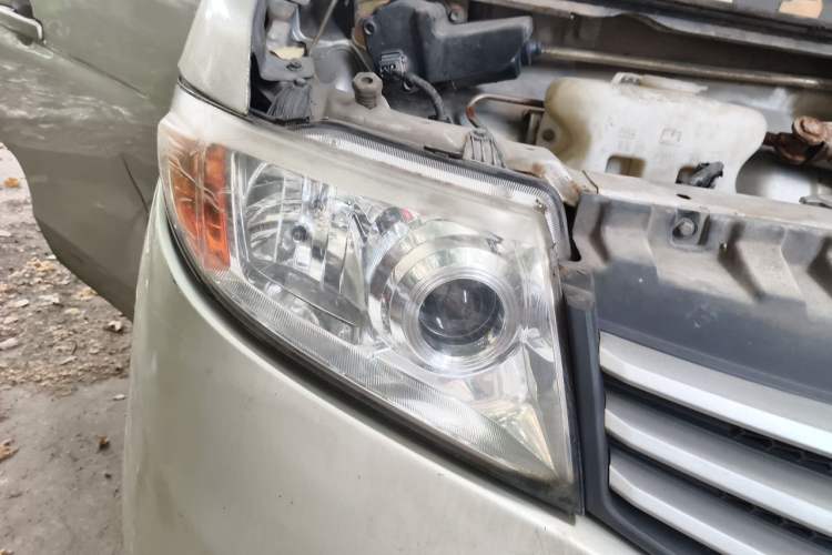 Used CHANGAN KAICHENG Taurus 2011 1.3L Standard Version Right Front Headlight