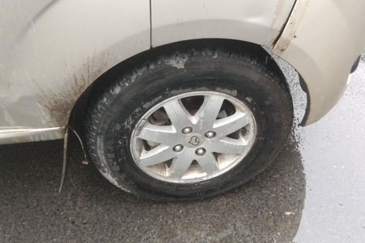 Used CHANGAN KAICHENG Taurus 2011 1.3L Standard Version Right Front Wheel Hub