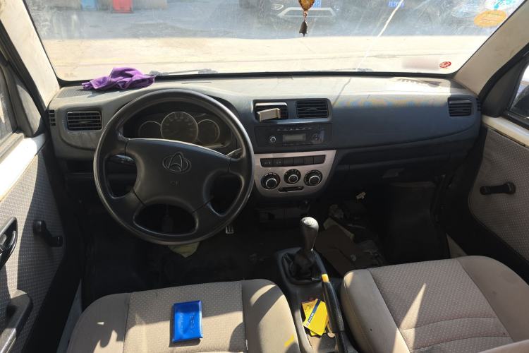Used CHANGAN KAICHENG Taurus 2011 1.3L Standard Version Center Console