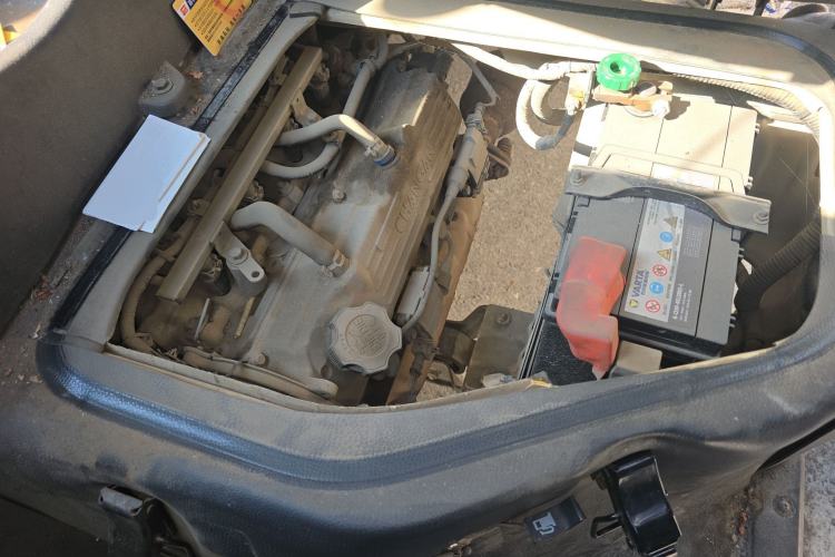 Used CHANGAN KAICHENG Taurus 2011 1.3L Standard Version Engine Bay