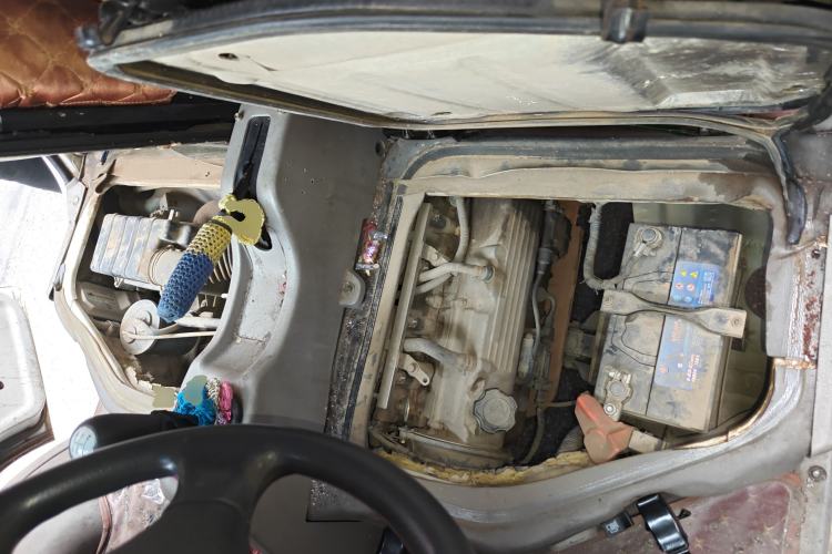 Used CHANGAN KAICHENG Taurus 2011 1.3L Comfort Model Engine Bay