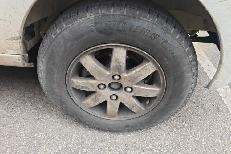 Used CHANGAN KAICHENG Taurus 2011 1.3L Comfort Model Right Front Wheel Hub
