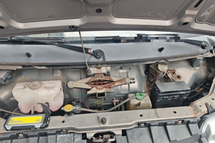 Used CHANGAN KAICHENG Taurus 2011 1.3L Standard Version Engine Bay