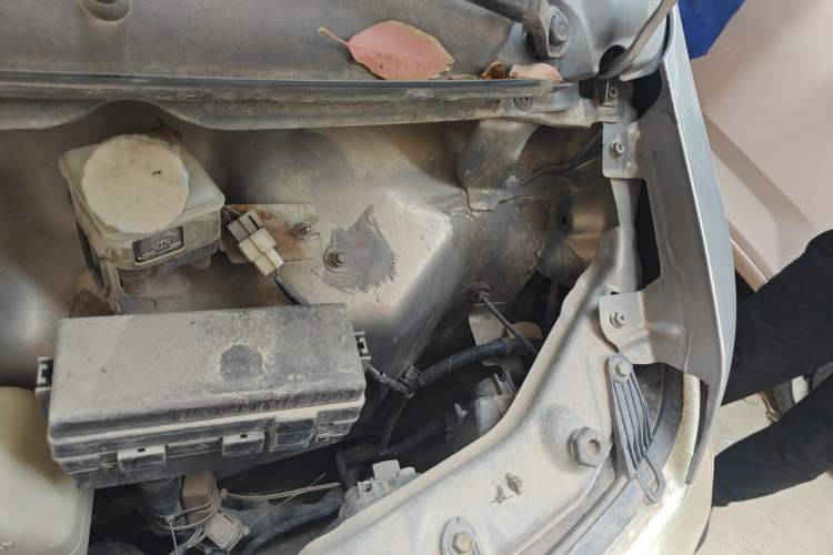 Used CHANGAN KAICHENG Taurus 2011 1.3L Comfort Model Engine Bay Left