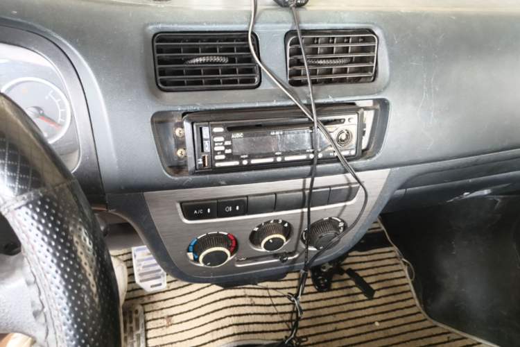 Used CHANGAN KAICHENG Taurus 2013 1.2L Standard Version Audio And AC Panel