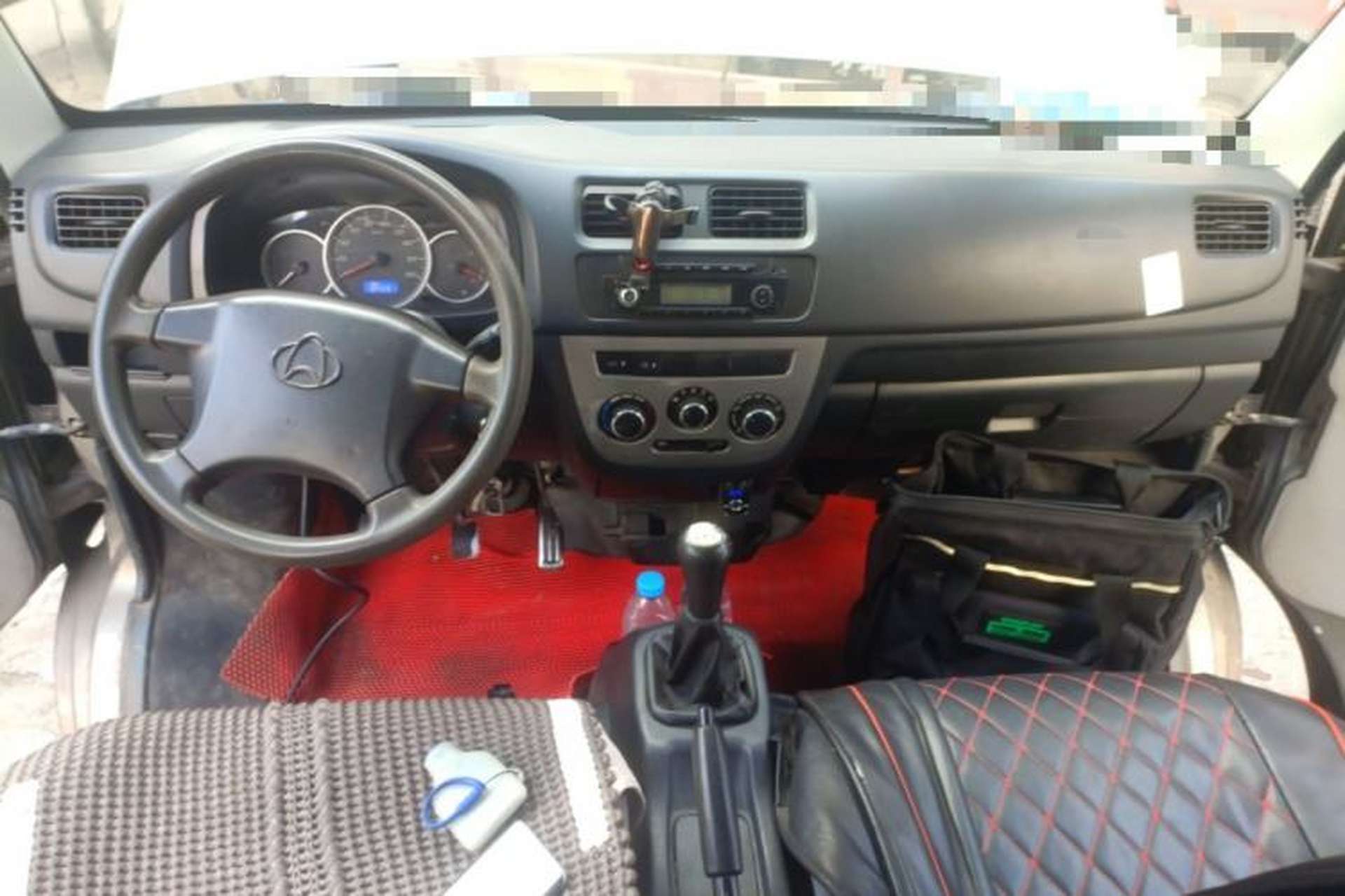 Used CHANGAN KAICHENG Taurus 2013 1.2L Standard Version Center Console