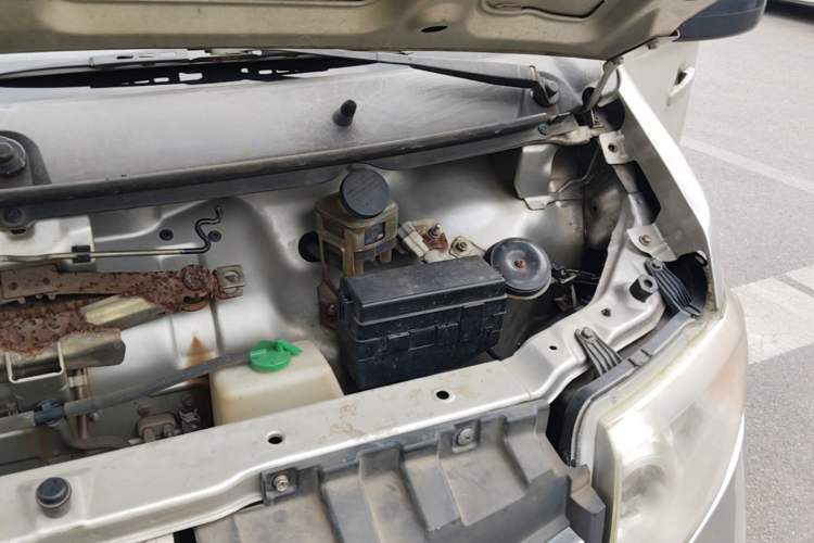 Used CHANGAN KAICHENG Taurus 2013 1.2L Comfort Model Engine Bay Left
