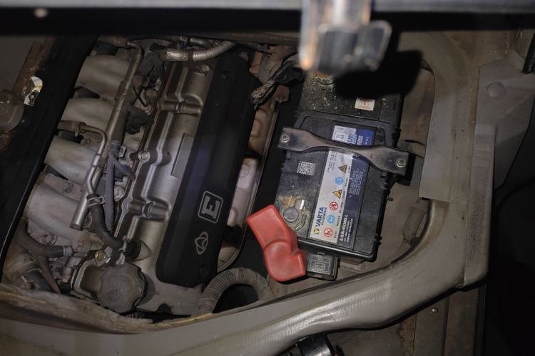 Used CHANGAN KAICHENG Taurus 2013 1.2L Comfort Model Engine Bay