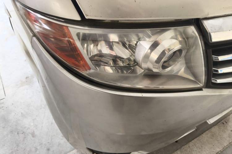 Used CHANGAN KAICHENG Taurus 2013 1.2L Standard Version Right Front Headlight