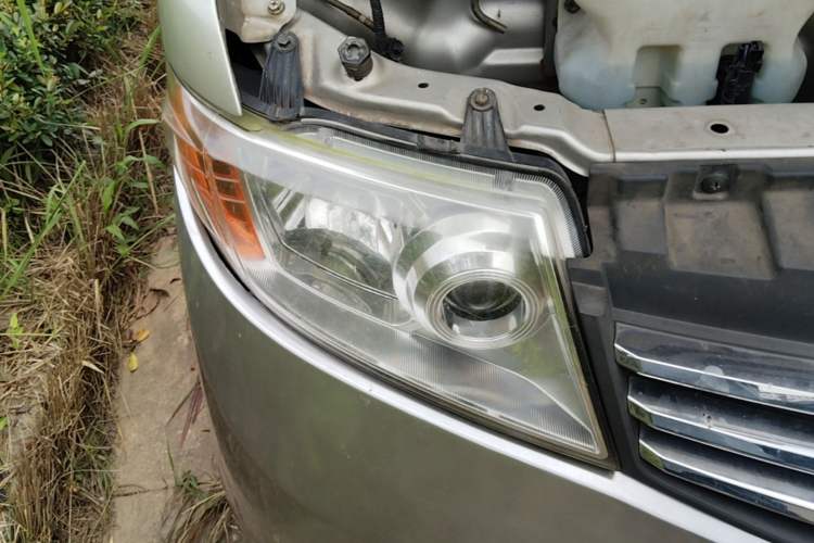 Used CHANGAN KAICHENG Taurus 2013 1.2L Comfort Model Right Front Headlight