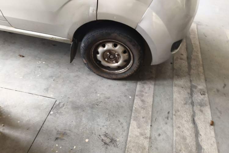 Used CHANGAN KAICHENG Taurus 2013 1.2L Standard Version Right Front Wheel Hub