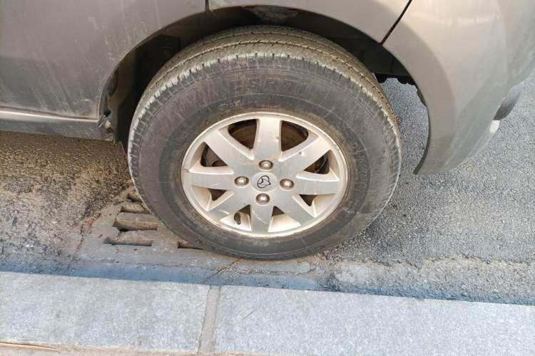 Used CHANGAN KAICHENG Taurus 2013 1.2L Comfort Model Right Front Wheel Hub
