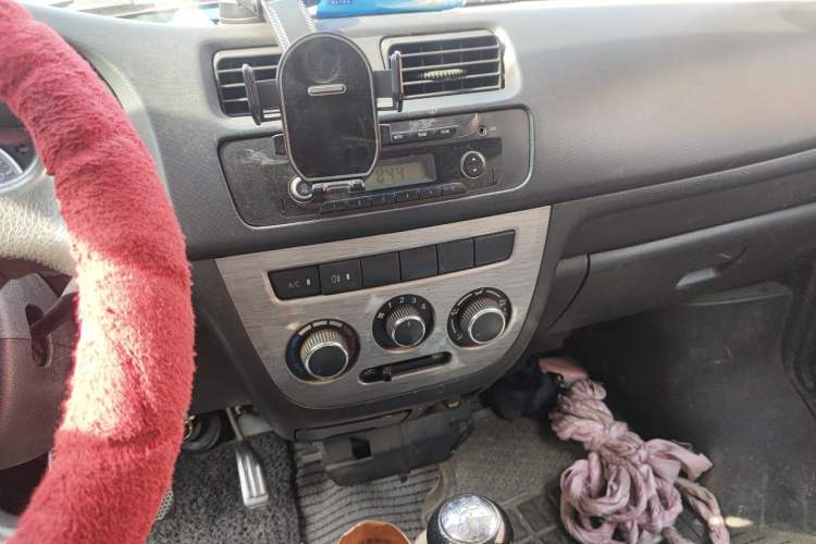 Used CHANGAN KAICHENG Taurus 2013 1.2L Standard Version Audio And AC Panel