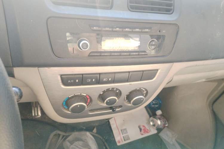 Used CHANGAN KAICHENG Taurus 2013 1.2L Standard Version Audio And AC Panel